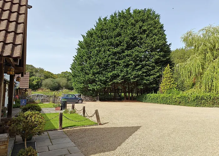 Little Foxes Hotel & Gatwick Airport Parking Crawley 